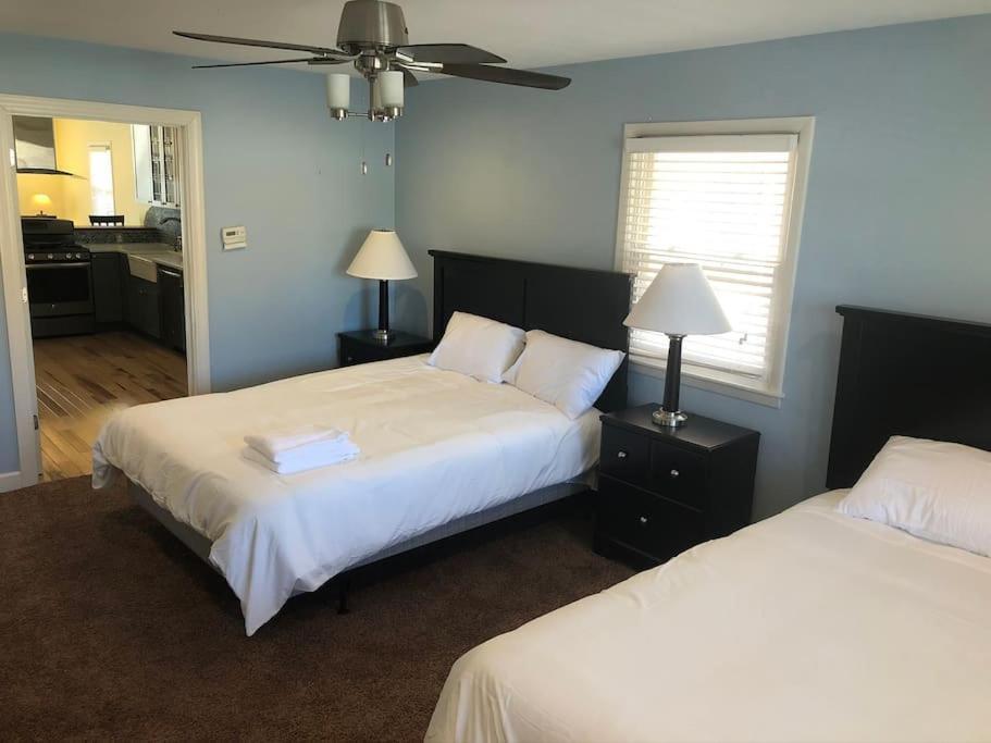 Entire Apartment Close To Downtown - 2 Queen Beds Springfield Exterior photo